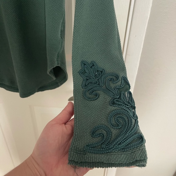 Like New Free People Boho top! 🤩 🧘♀️ - Picture 2 of 4